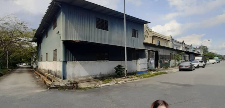 Taman Putri Kulai – 1.5 Storey Corner Terrace Factory – FOR RENT