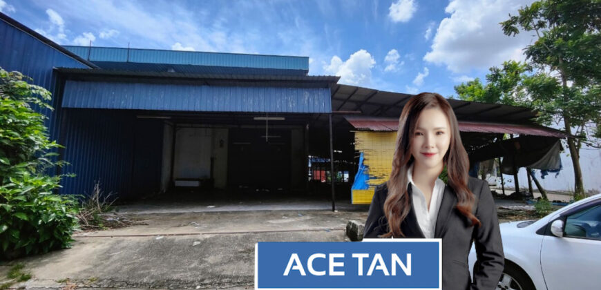Mount Austin – 1.5 Storey Corner Terrace Factory – FOR RENT