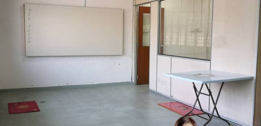 Mount Austin – 1.5 Storey Terrace Factory – FOR RENT