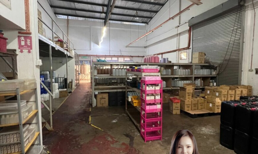 Taman Universiti – 1.5 Storey Corner Semi Detached Factory – FOR SALE