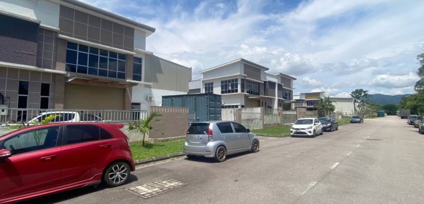 Taman Lagenda Putra @ Kulai – Corner Cluster Factory – FOR SALE