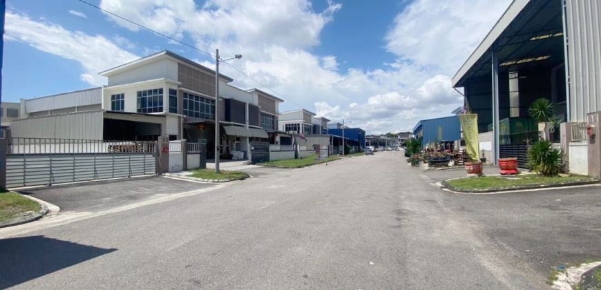 Taman Lagenda Putra @ Kulai – Corner Cluster Factory – FOR SALE