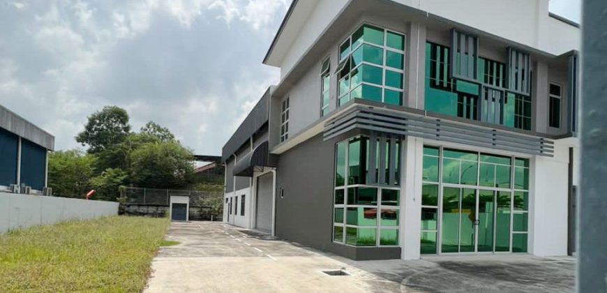 Kempas Utama – Semi Detached Factory – FOR RENT