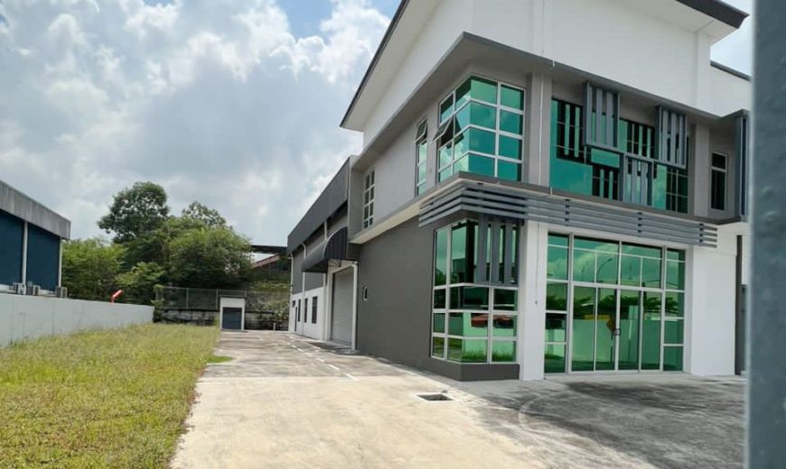 Kempas Utama – Semi Detached Factory – FOR RENT