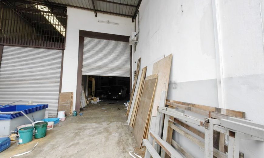 Taman Tan Sri Yaacob – 1.5 Storey Semi Detached Factory – FOR RENT