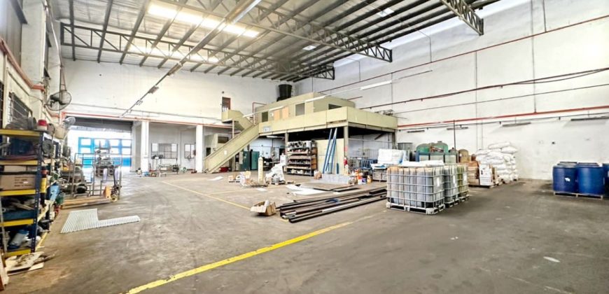 Kawasan Perindustrian Kempas – 1.5 Storey Semi Detached Factory – FOR SALE