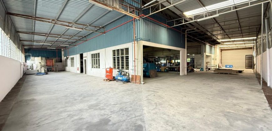 Kawasan Perindustrian Taman Johor – 1.5 Storey Semi Detached Factory – FOR RENT