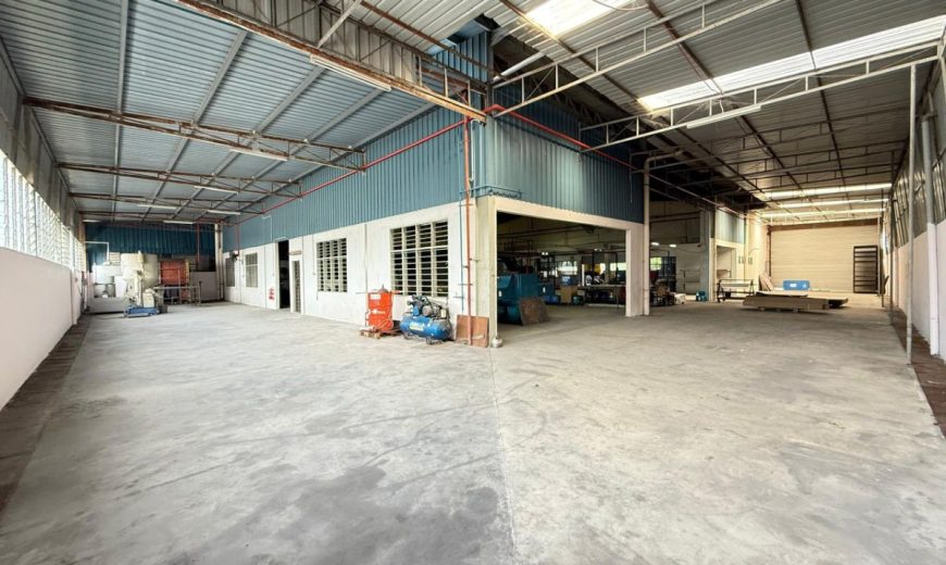 Kawasan Perindustrian Taman Johor – 1.5 Storey Semi Detached Factory – FOR RENT