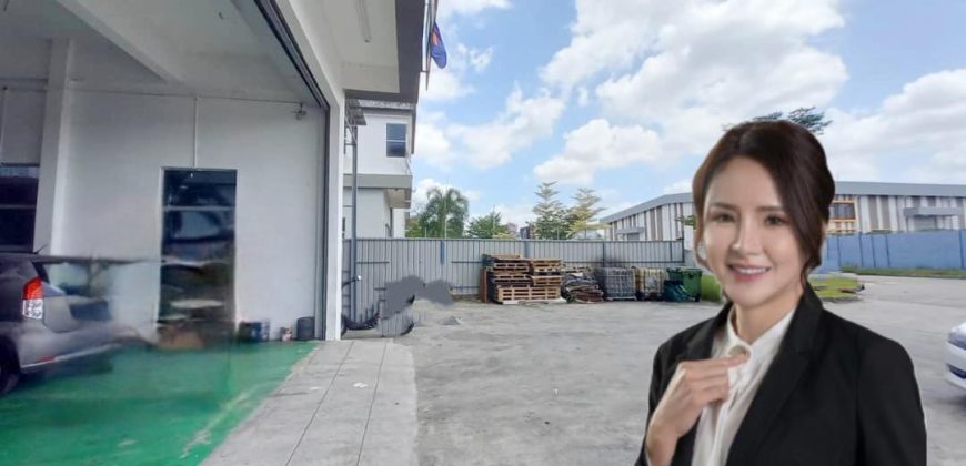 Desa Cemerlang – 1.5 Storey Cluster Factory – FOR SALE
