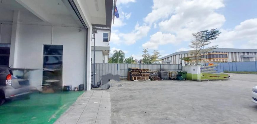 Desa Cemerlang – 1.5 Storey Cluster Factory – FOR SALE