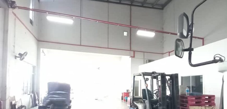 Desa Cemerlang – 1.5 Storey Cluster Factory – FOR SALE