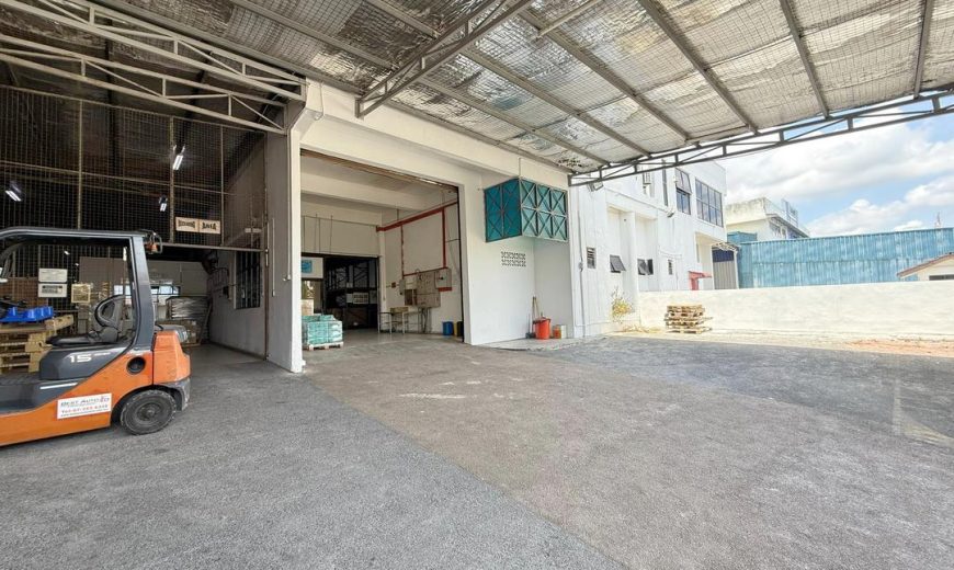 Desa Cemerlang – 1.5 Storey Semi Detached Factory – FOR SALE