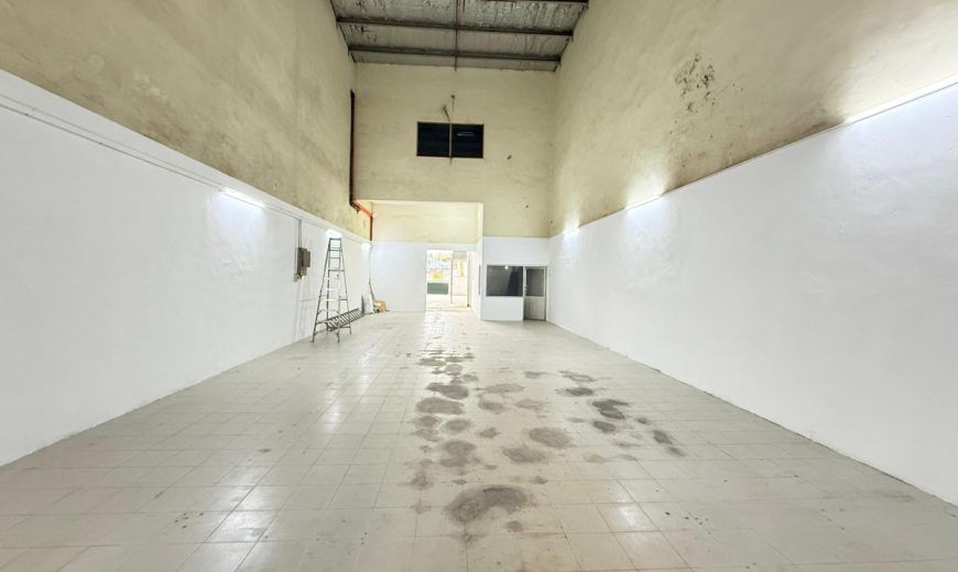 Mount Austin Industrial – 1.5 Storey Terrace Factory – FOR RENT