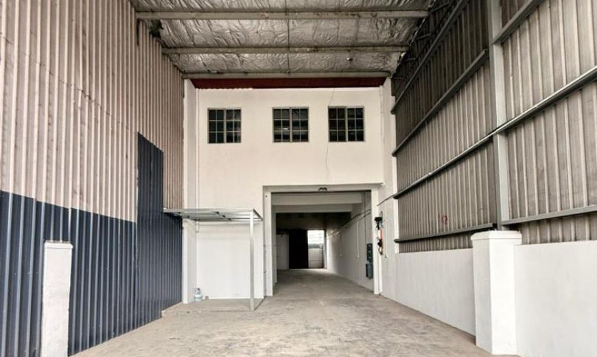 Mount Austin Industrial – 1.5 Storey Terrace Factory – FOR RENT
