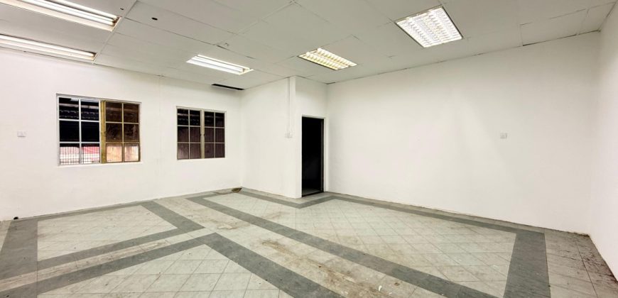 Mount Austin Industrial – 1.5 Storey Terrace Factory – FOR RENT