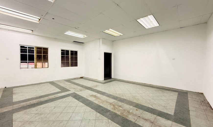 Mount Austin Industrial – 1.5 Storey Terrace Factory – FOR RENT