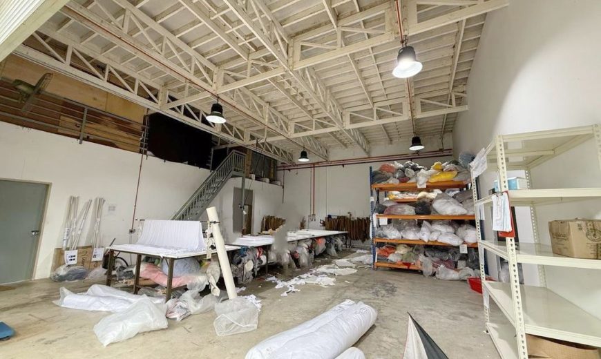 Mount Austin – Semi Detached Factory – FOR SALE