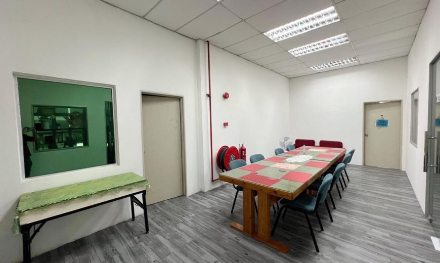 Kempas Utama – 1.5 Storey Corner Detached Factory – FOR SALE
