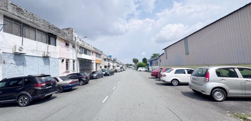 Taman Universiti – 1.5 Storey Semi Detached Factory – FOR RENT