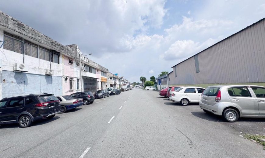 Taman Universiti – 1.5 Storey Semi Detached Factory – FOR RENT