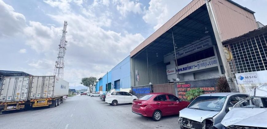 Taman Universiti – 1.5 Storey Semi Detached Factory – FOR RENT