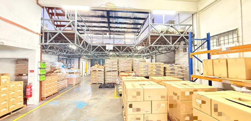 Taman Universiti – 1.5 Storey Semi Detached Factory – FOR SALE