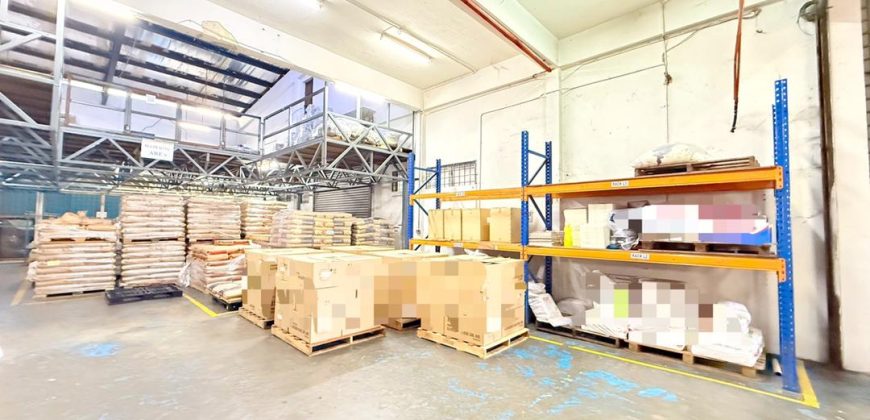 Taman Universiti – 1.5 Storey Semi Detached Factory – FOR SALE